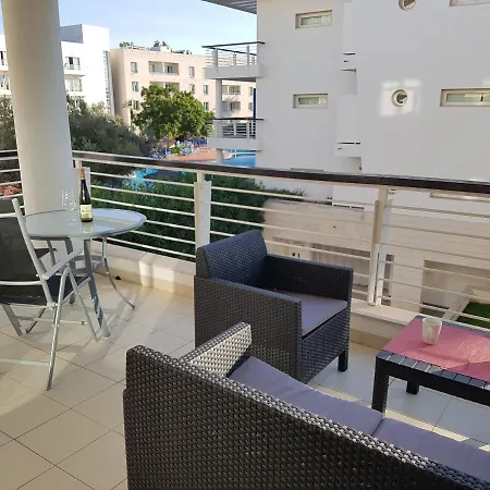 Marina Side Apartment *