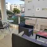 Marina Side Apartment *